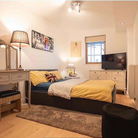 Cosy Riverview-London Excel Centre-O2 Arena エクステリア 写真